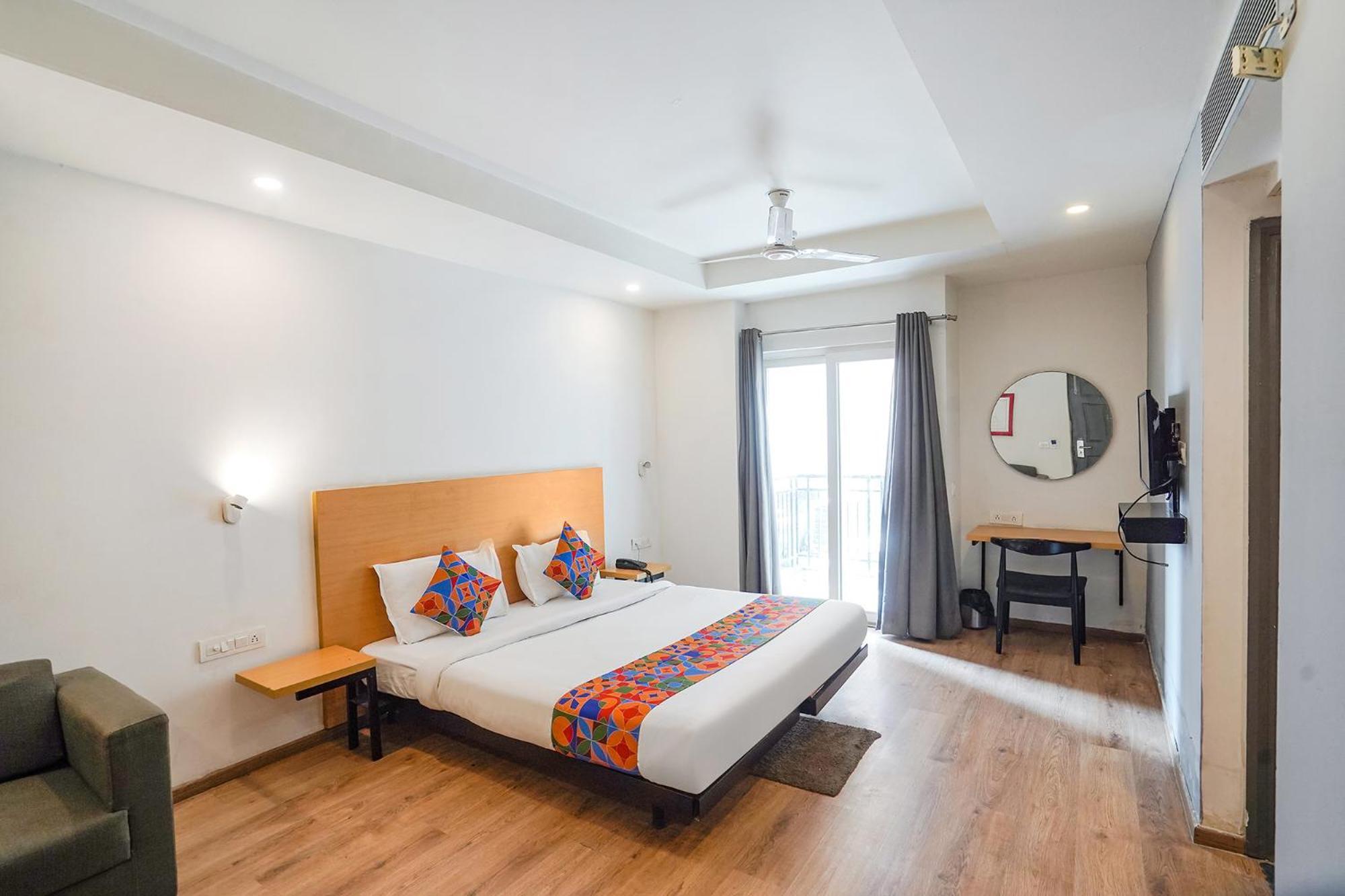 Fabhotel Prime Cloud 9 Газиабад Экстерьер фото